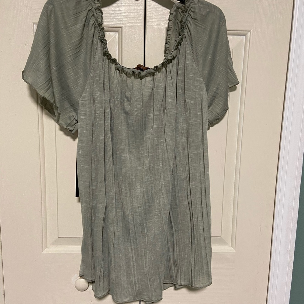 Women’s plush size blouse